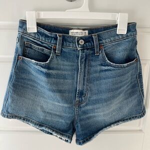 Abercrombie ultra high rise mom shorts size US 28 or 6.